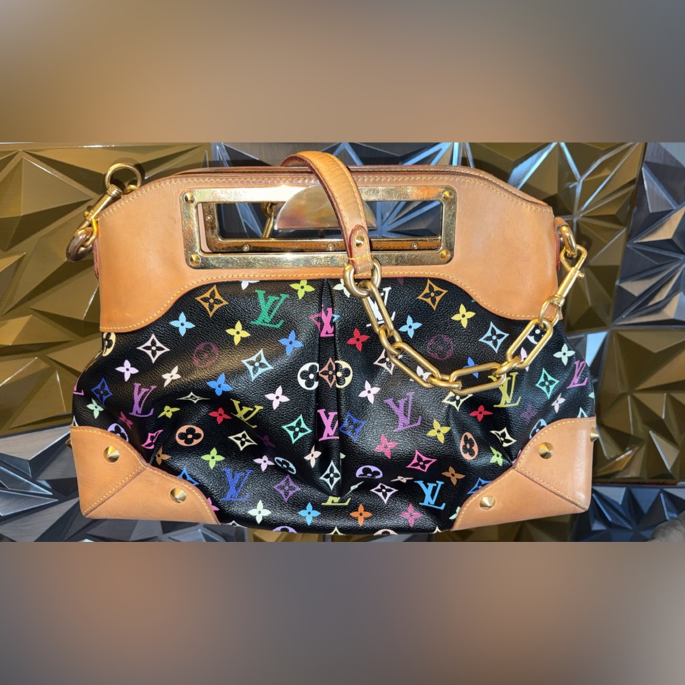 EUC💕 Louis Vuitton Black Murakami Monogram Shoulder Bag